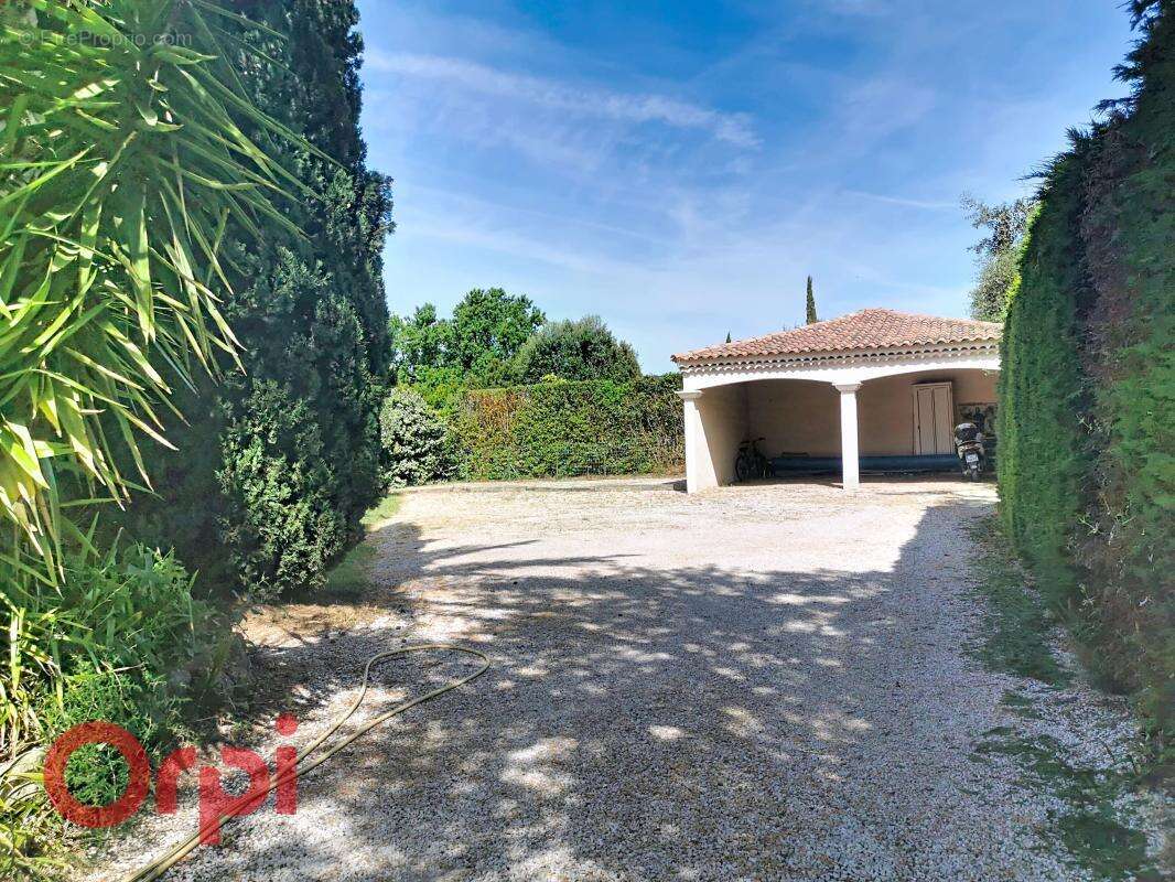Maison à LE CASTELLET