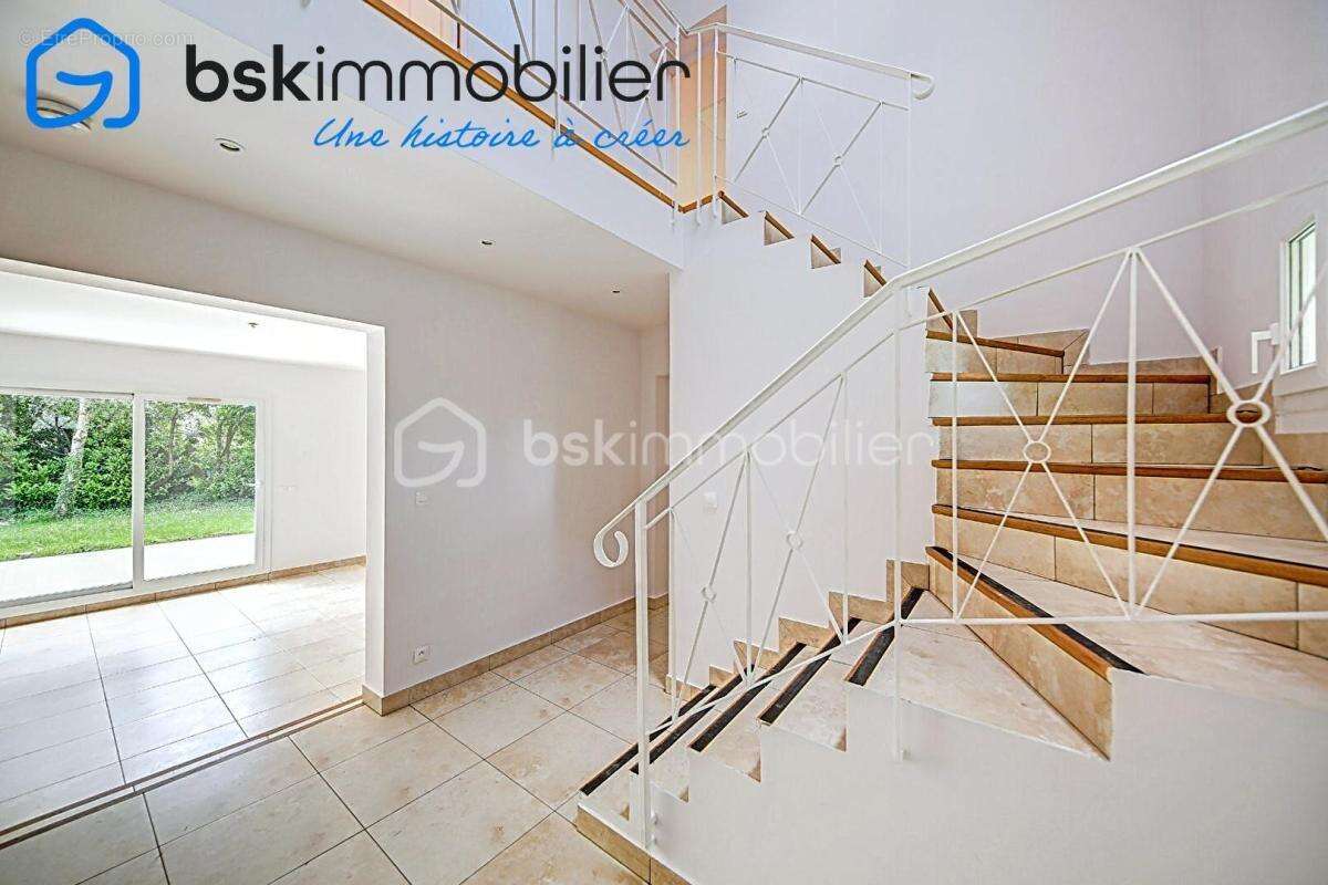 Maison à FEUCHEROLLES