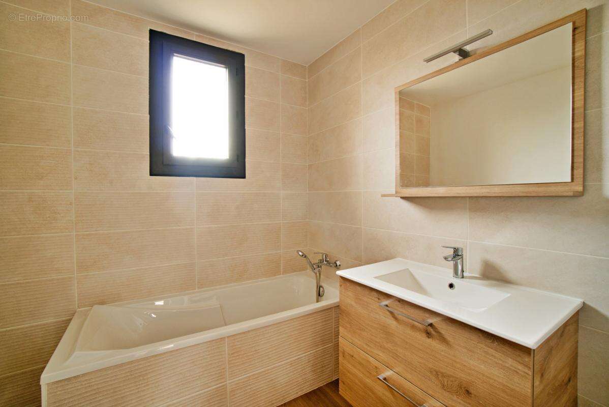 Appartement à QUINCIEUX