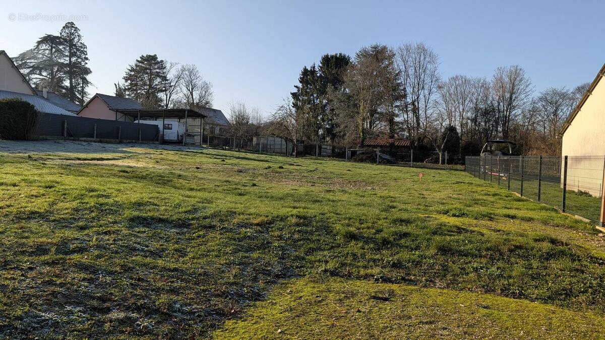 Terrain à LA HAYE-MALHERBE