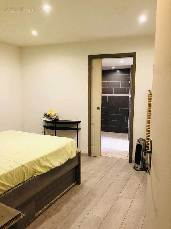 Maison à LA NEUVEVILLE-SOUS-MONTFORT