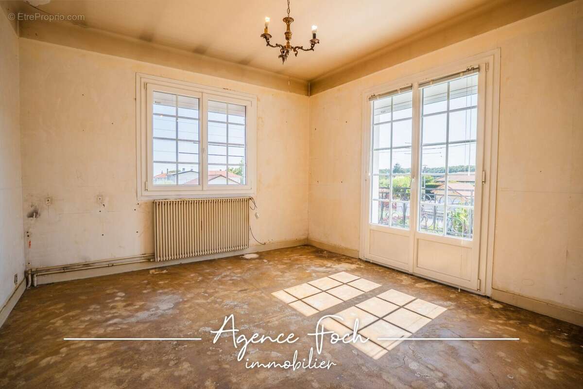 Maison 268 m² à Tarbes  - photo 6