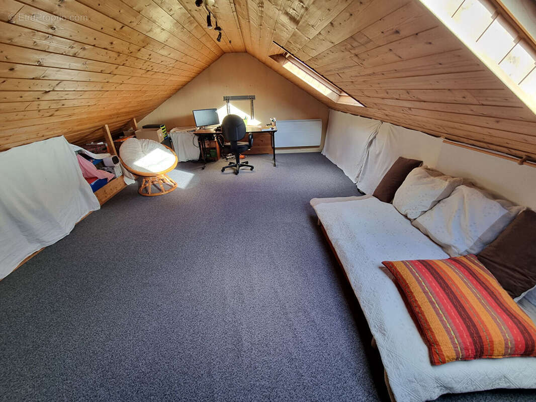 Maison à VOISINS-LE-BRETONNEUX