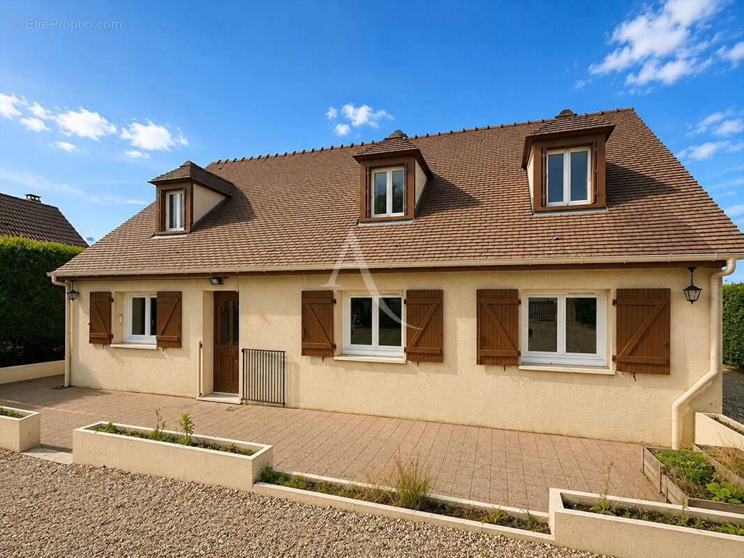 Maison à ETREPAGNY