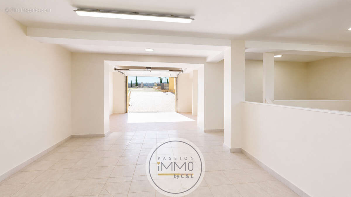 Propriete 240 m2 - 4 chambres - vue panoramique - garage - ateliers - photo 8