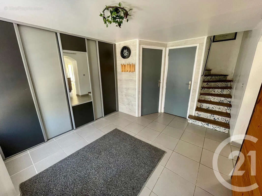 Maison 145 m² à Nantouillet  - photo 2