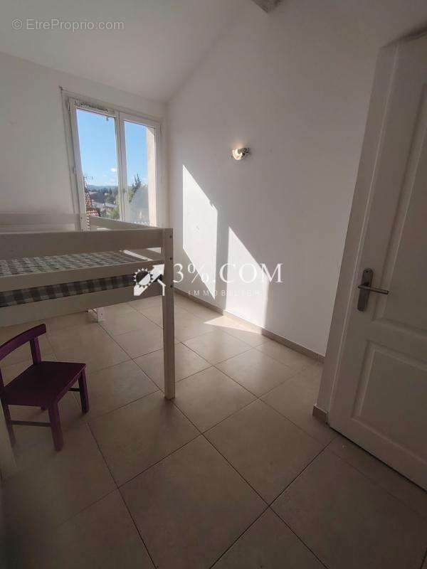Appartement à COGOLIN