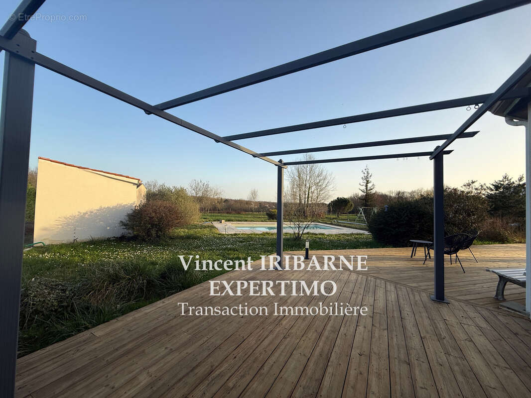 Maison à FONTCOUVERTE