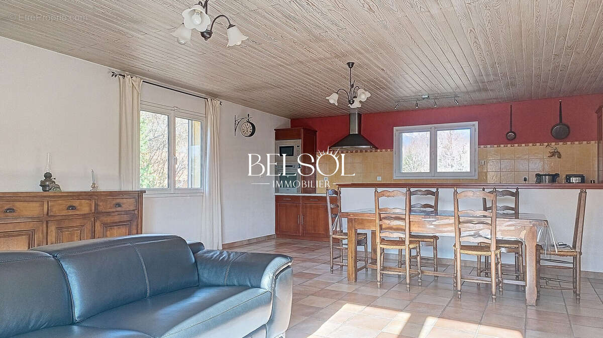 Maison à SAINT-LAURENT-DE-CERDANS