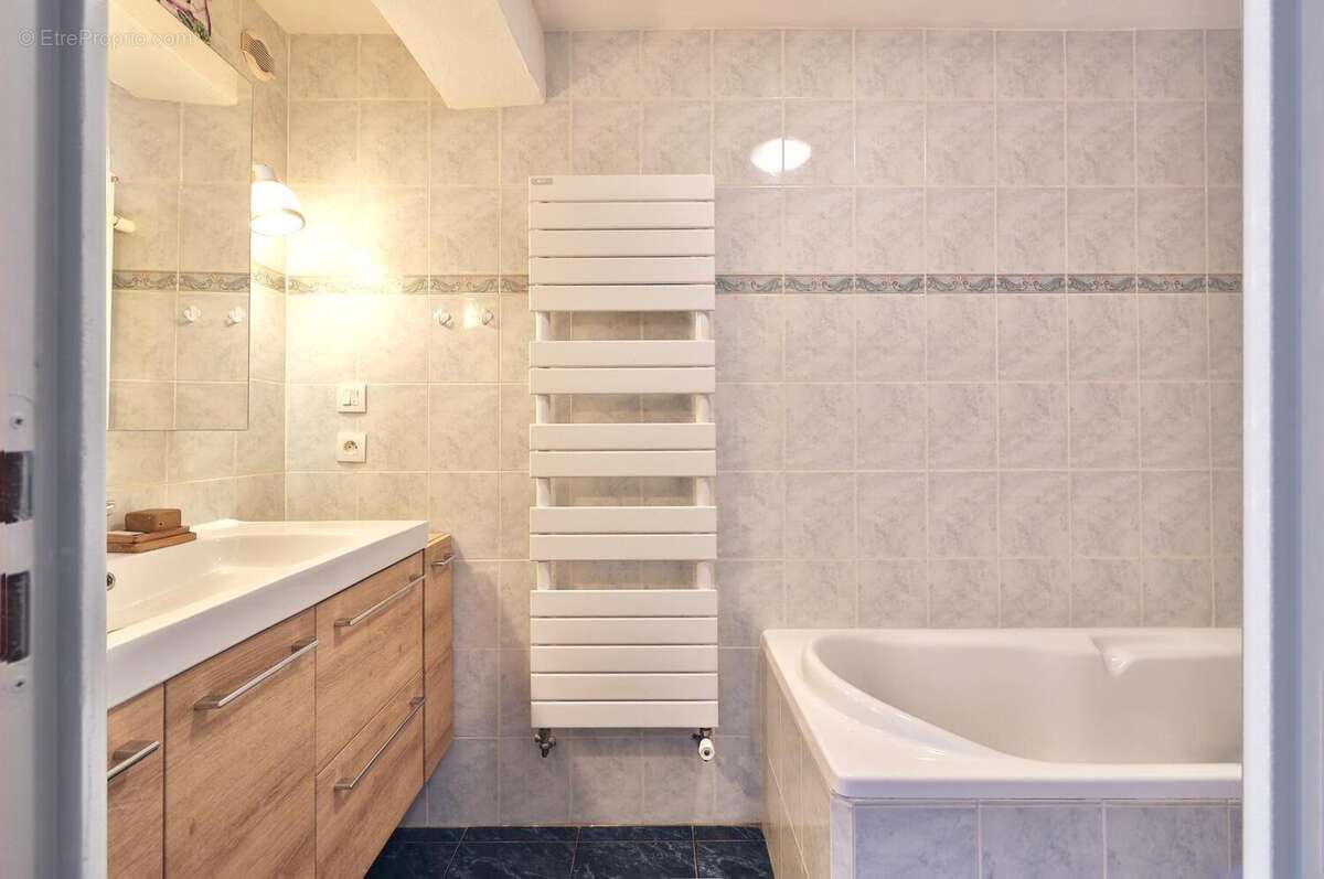 Photo 7 - Maison à SAINT-GENIS-LES-OLLIERES