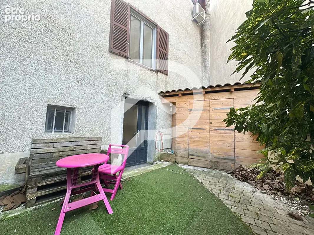 Maison familiale Montluel Centre avec cour partagée - photo 11