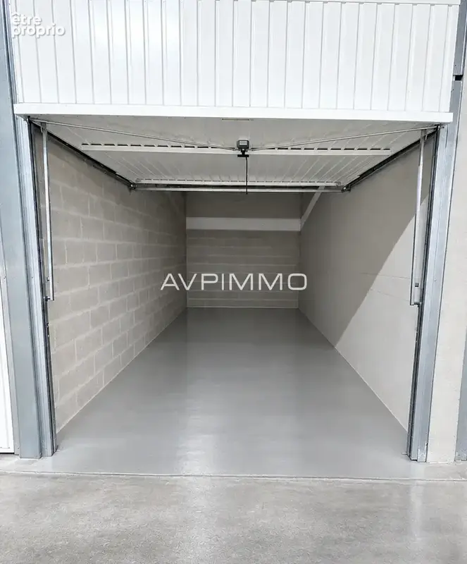 Saint-cyr-sur-mer   garage   13.7 m2 - photo 2