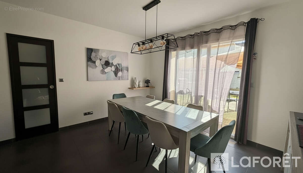 Maison à ROMILLY-SUR-SEINE