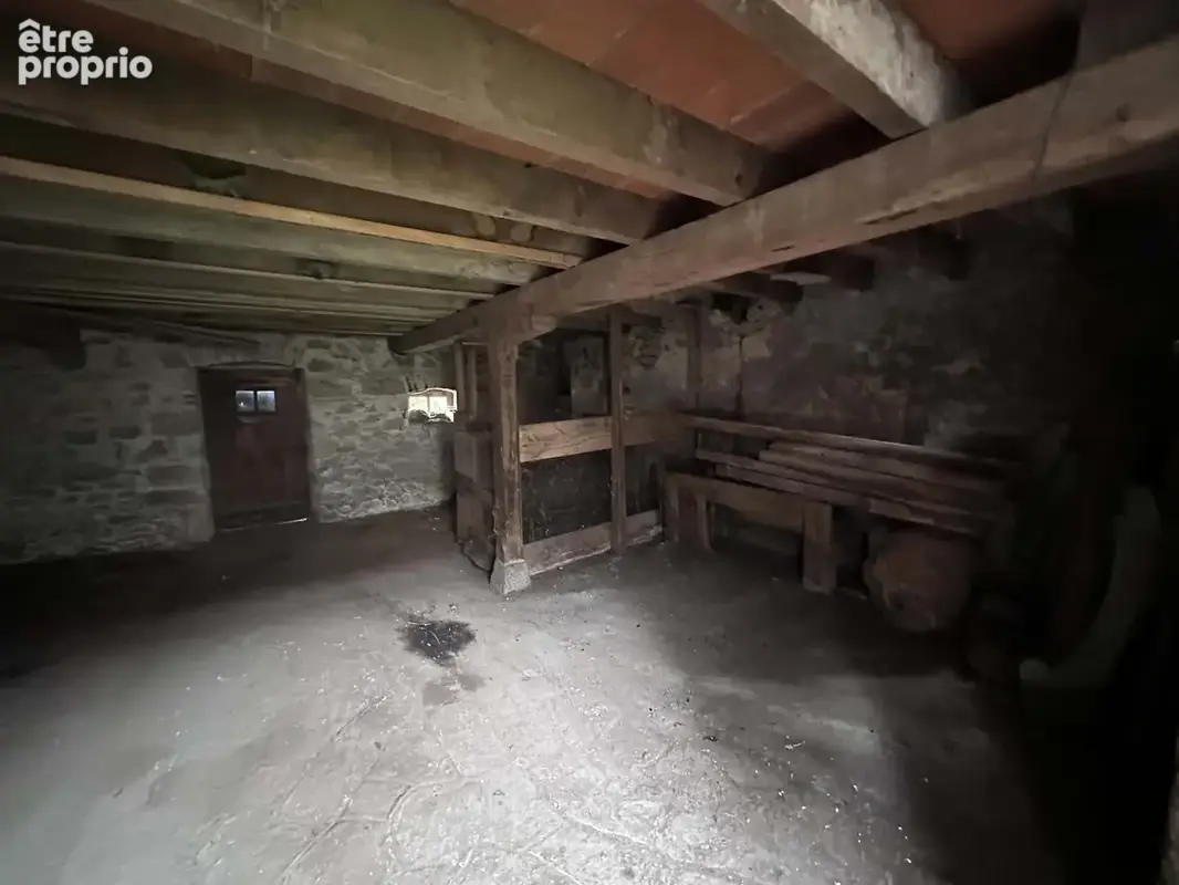 Maison 8 pièces 136 m² à vendre à Charensat (63640) - photo 20