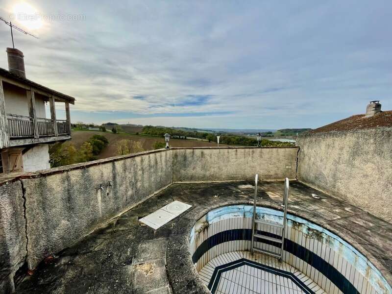 Hameau Authentique T15 à vendre, avec Maison et 6 logements indépendants et une vue panoramique-Saint-Vincent-Lespinasse (82) - photo 35