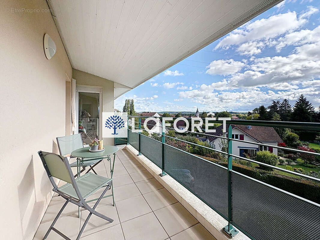 Appartement à VIEUX-CHARMONT