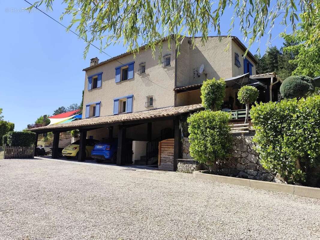 Maison à PUGET-THENIERS