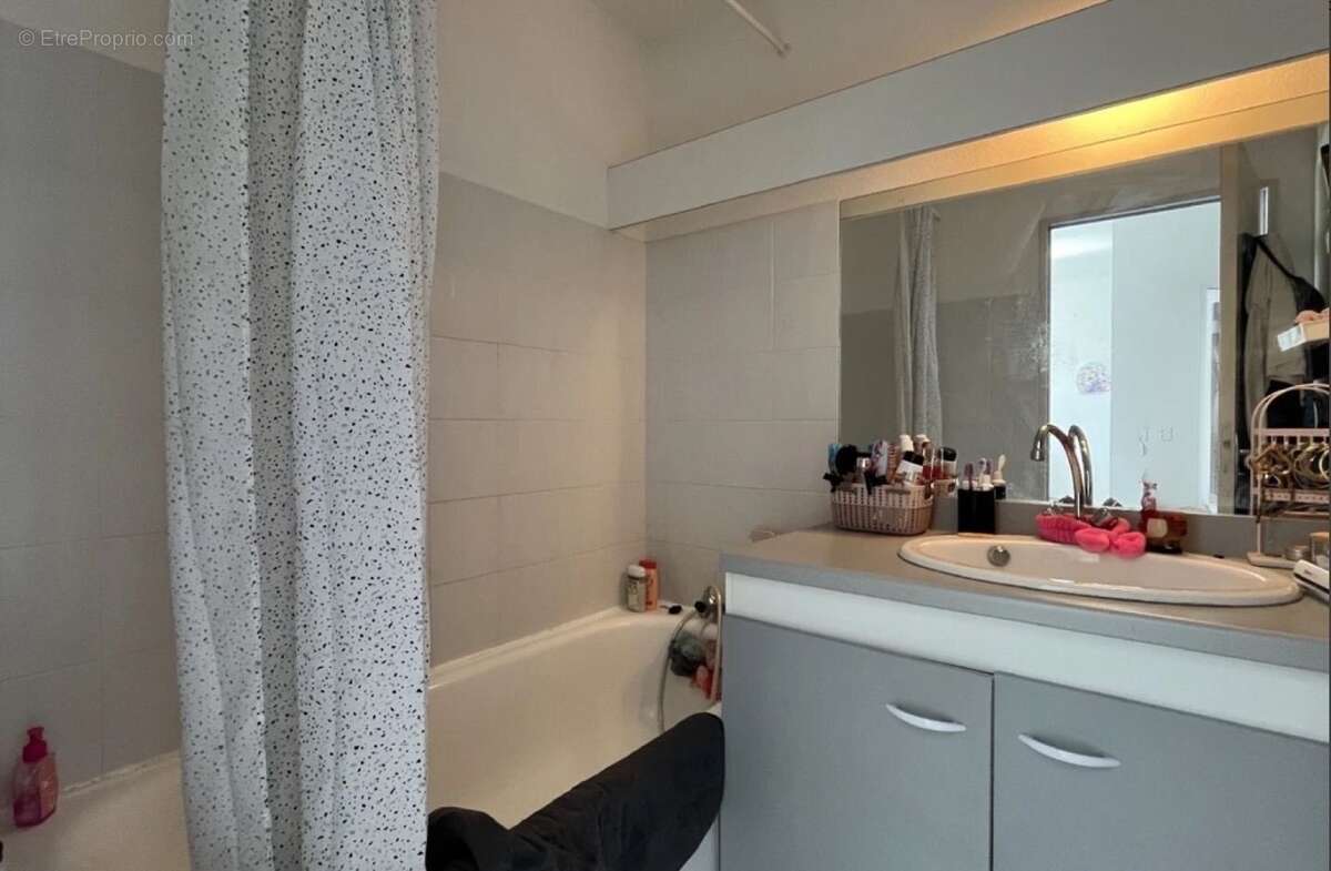 Valras-Plage  Appartement T3 avec loggia à 5 minutes des plages - photo 5