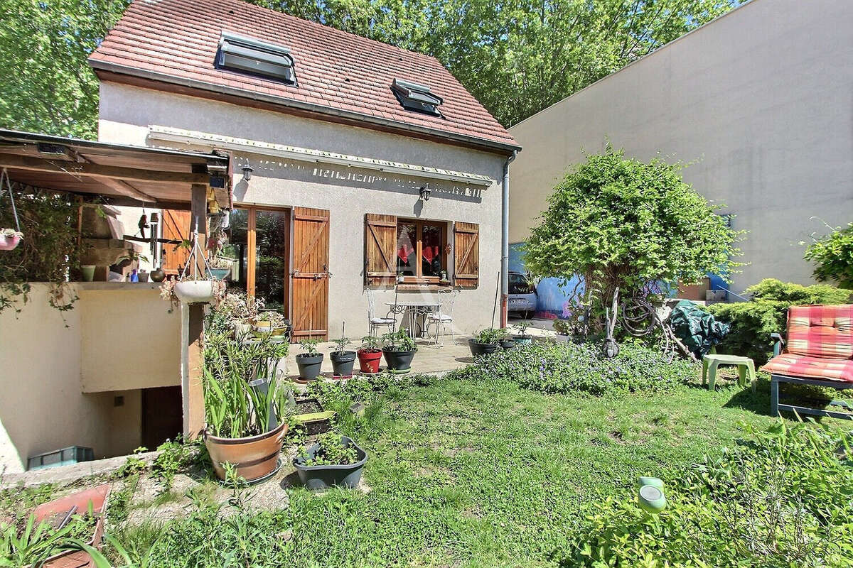 Maison à VILLENEUVE-LA-GARENNE