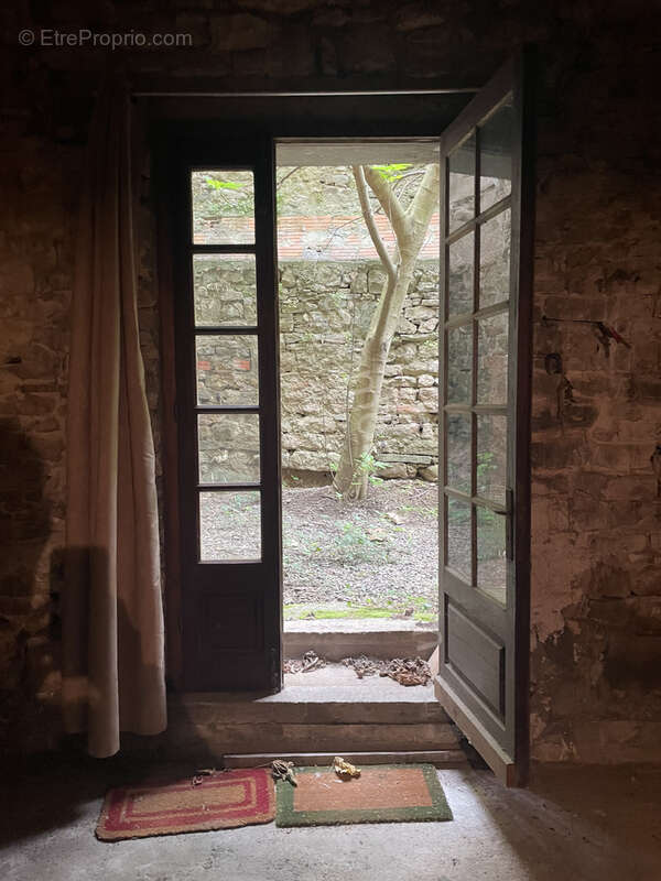 Maison de village en pierre avec terrasse et jardin - photo 6