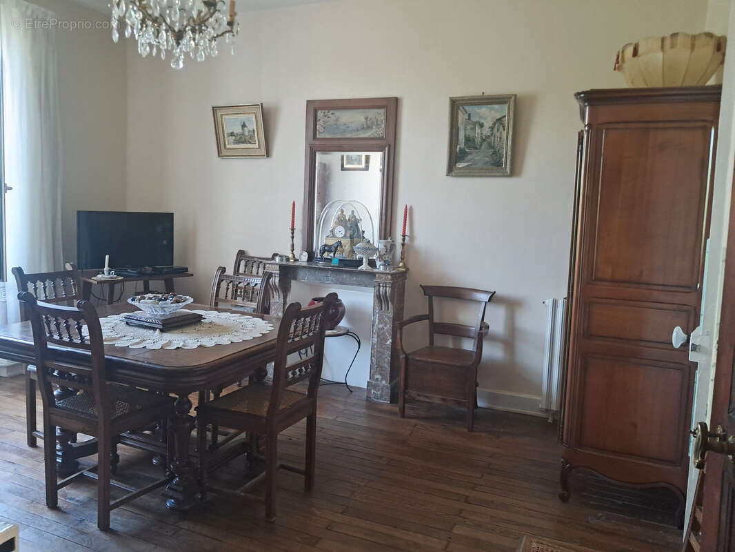 Maison à ARNAC-POMPADOUR