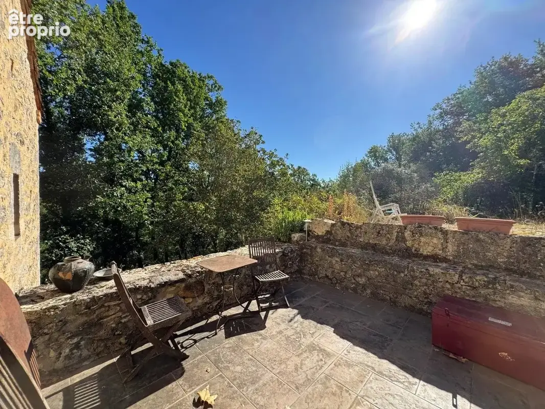 Ensemble immobilier en pierre avec 15 ha de terrain. - photo 5