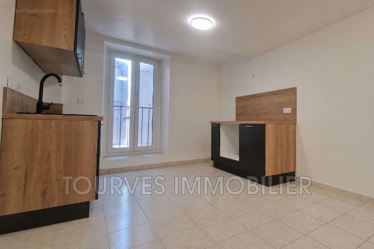 Appartement à SAINT-MAXIMIN-LA-SAINTE-BAUME