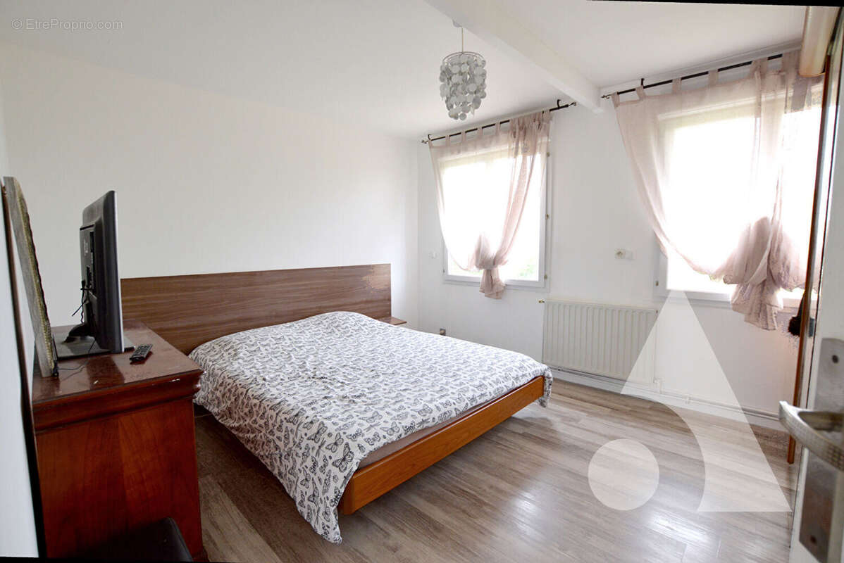 Maison Montigny Les Cormeilles 8 pièce(s) 178 m2 - photo 8