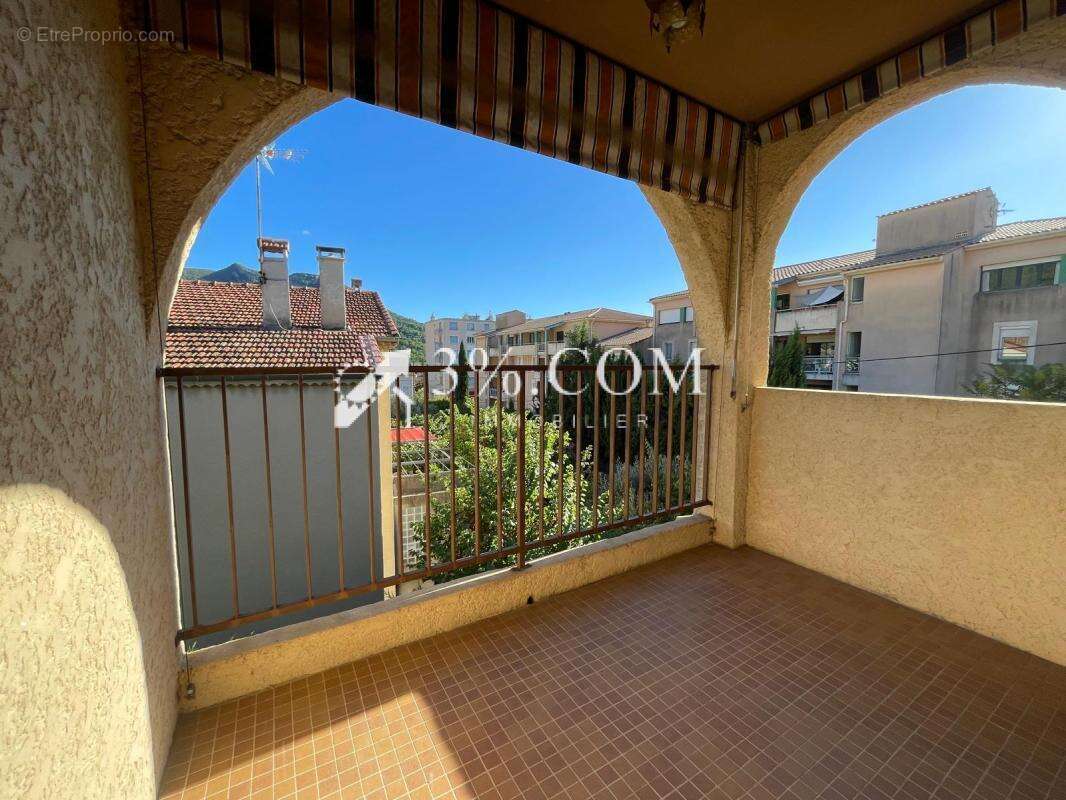 Appartement à NYONS