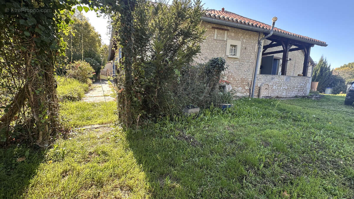 Maison à TOCANE-SAINT-APRE