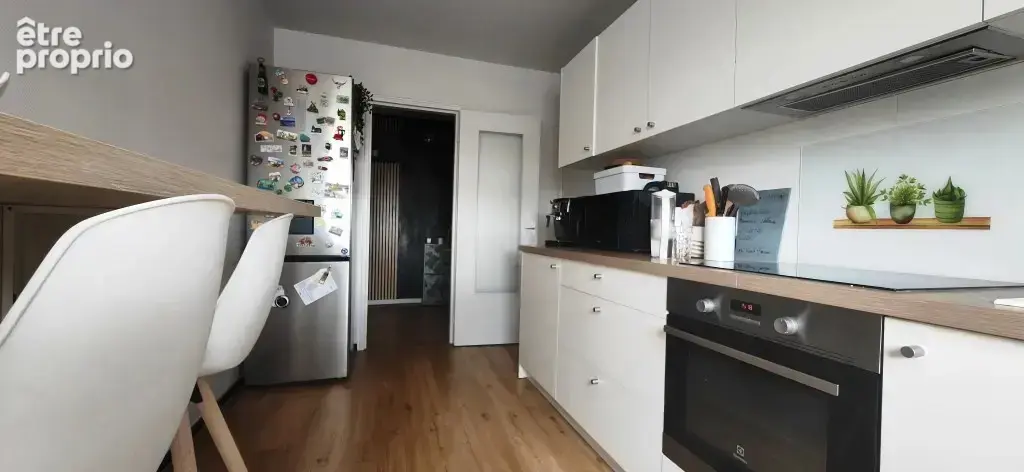 Appartement f3 parfait etat, terrasse, garage au 6ème - photo 5