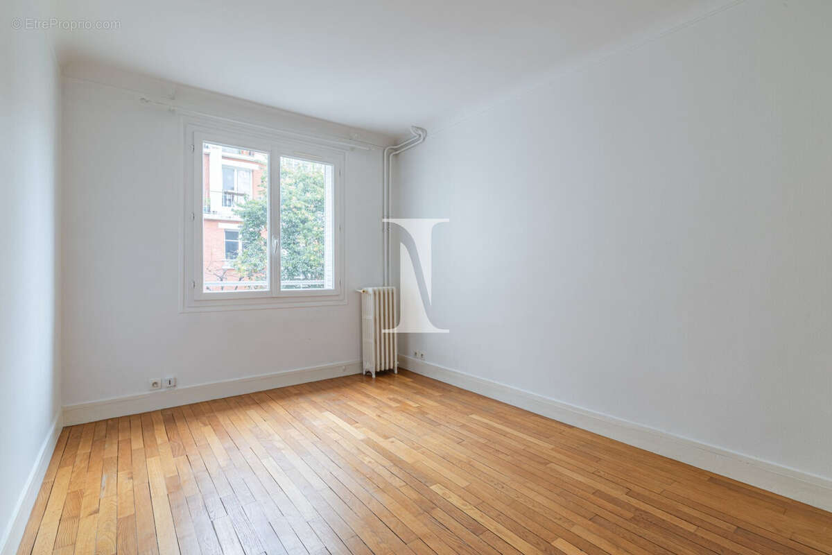 Appartement à PARIS-17E