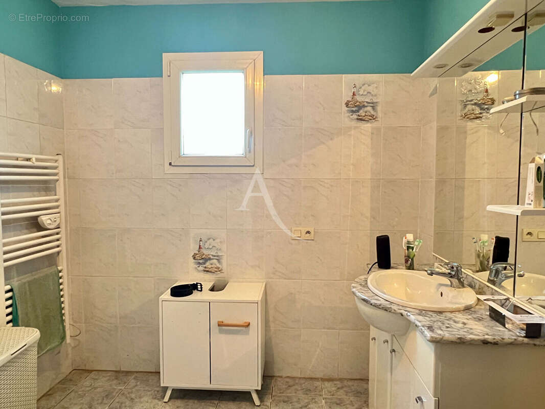 Maison à MOUZEUIL-SAINT-MARTIN