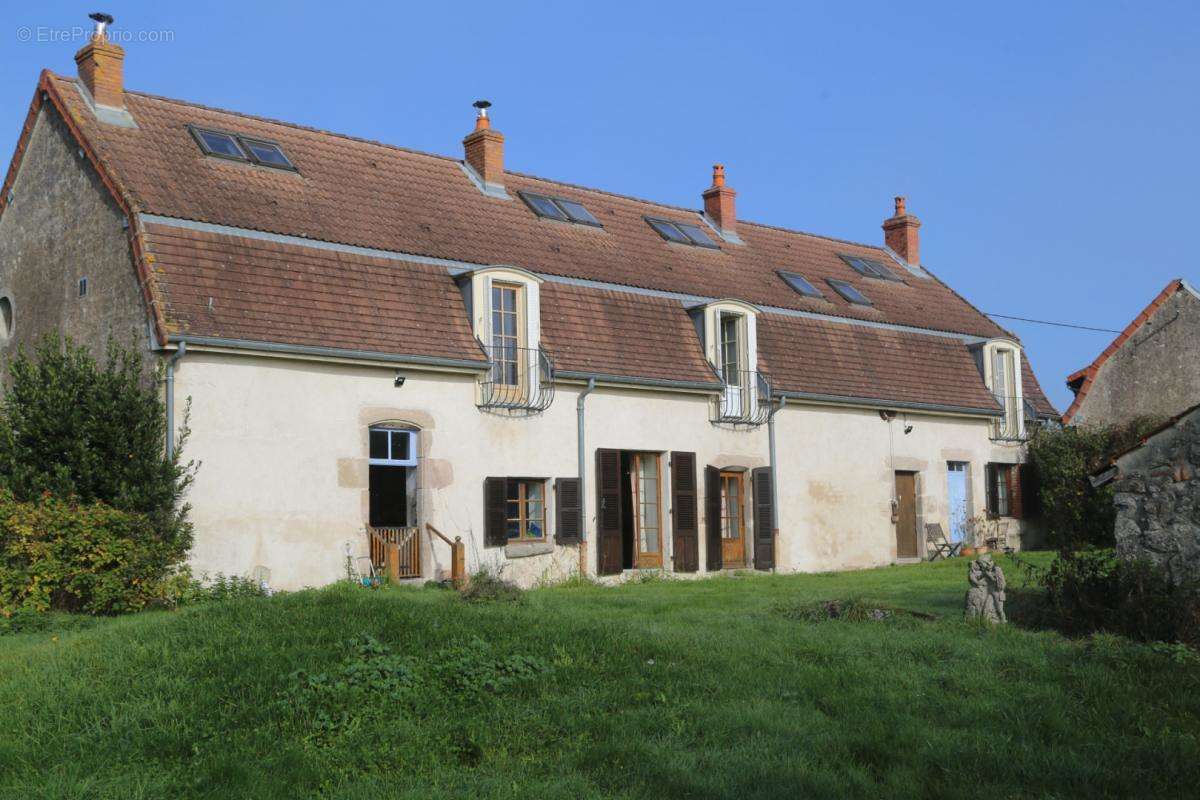 Maison à SAINT-DIDIER-SUR-ARROUX
