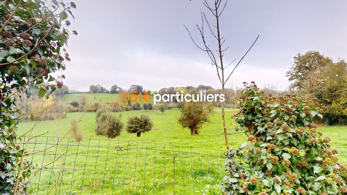 Maison à BAZOGES-EN-PAREDS