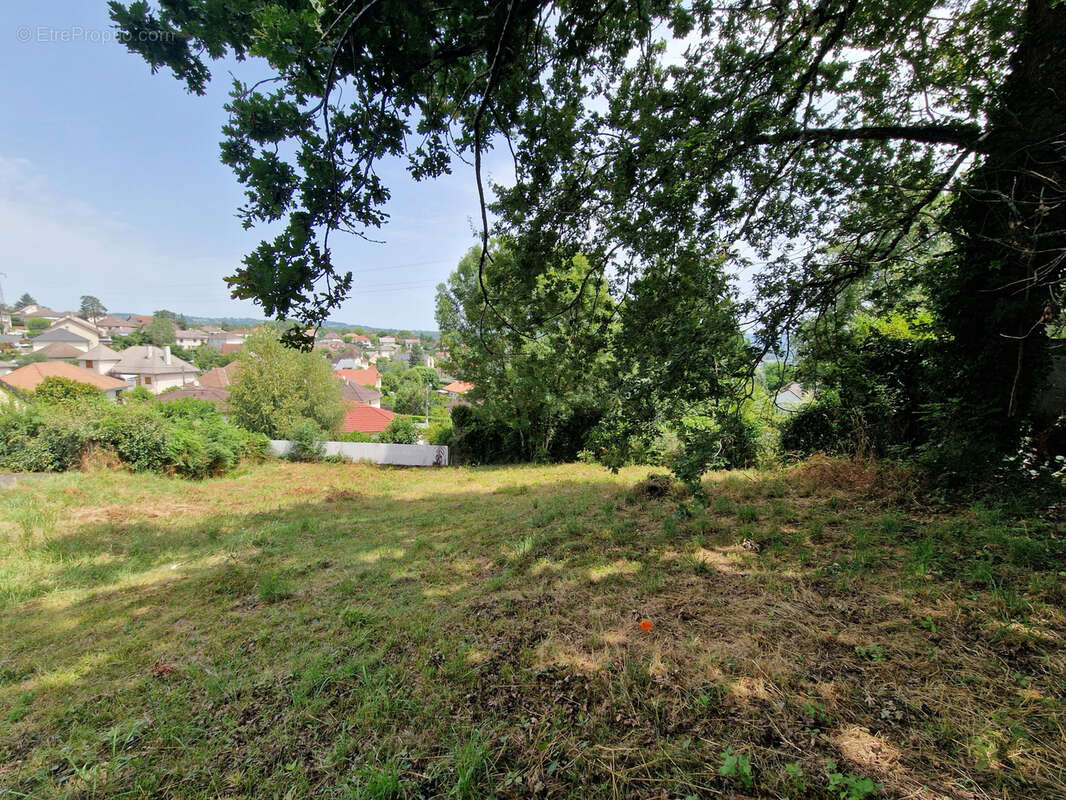 Terrain à MALEMORT-SUR-CORREZE
