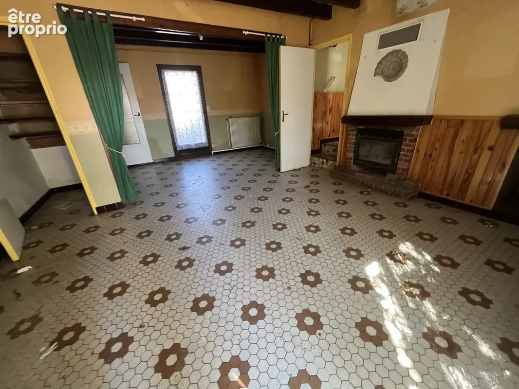 ref 112195 Secteur SAINT VARENT maison ancienne de 80 m2  à rénover type 4 sur terrain 1581m2 - photo 4