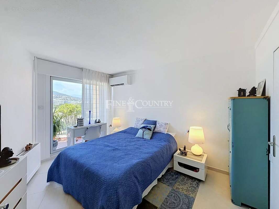 Appartement à MANDELIEU-LA-NAPOULE