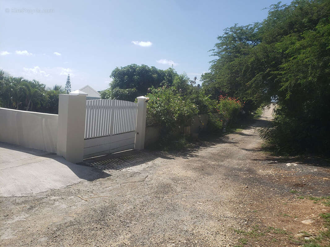 Terrain à LE GOSIER