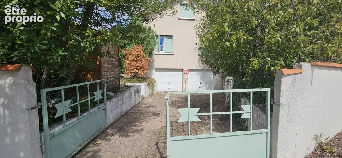 Maison  à rénover avec jardin et garages - photo 17