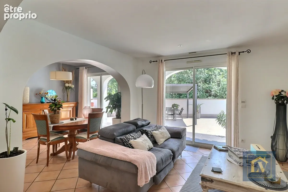 A vendre villa provençale avec garage et dépendance, grand jardin et piscine - photo 7