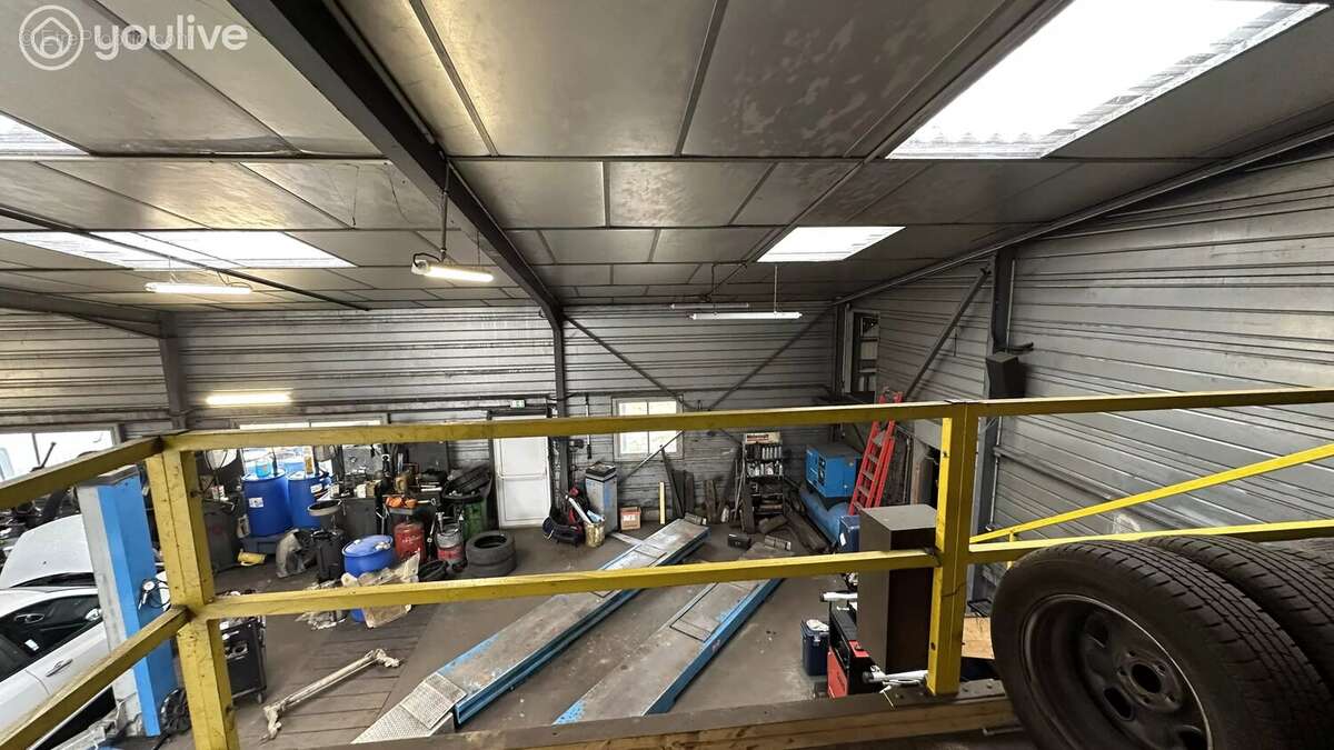 Commerce à MONTIGNY-LE-CHARTIF