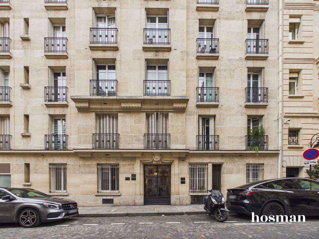 Appartement à PARIS-8E