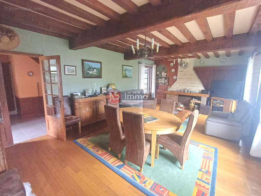 Très Belle Maison de Carractère 4 Chambres dans Bourg tous commerces. - photo 5