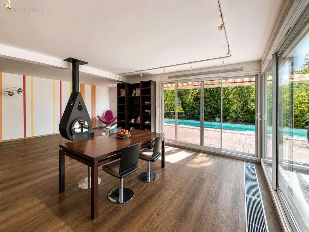 Maison d’architecte de 257m² 6 chambres piscine - à rénover - photo 6