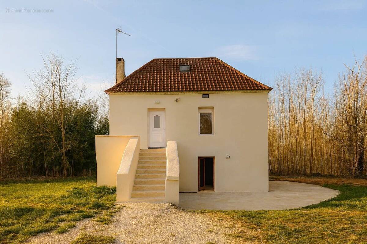 Maison à SAINT-CIRQ-MADELON