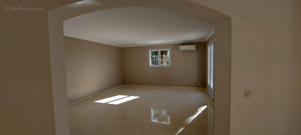 Nouveaute neoprovencale 5 p -157 m2 sur 1500 m2 de terrain- - photo 17