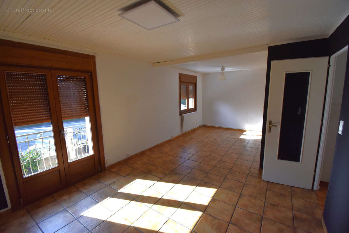 Maison à SAINT-LOUP-SUR-SEMOUSE