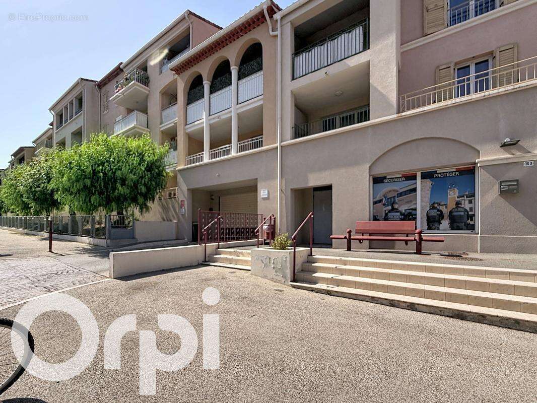 Appartement à PUGET-SUR-ARGENS