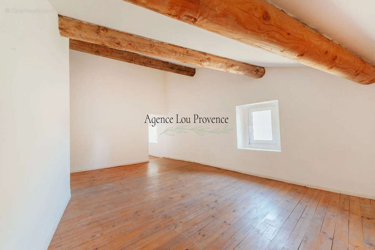 Appartement 86 m² à Eyguieres  - photo 2
